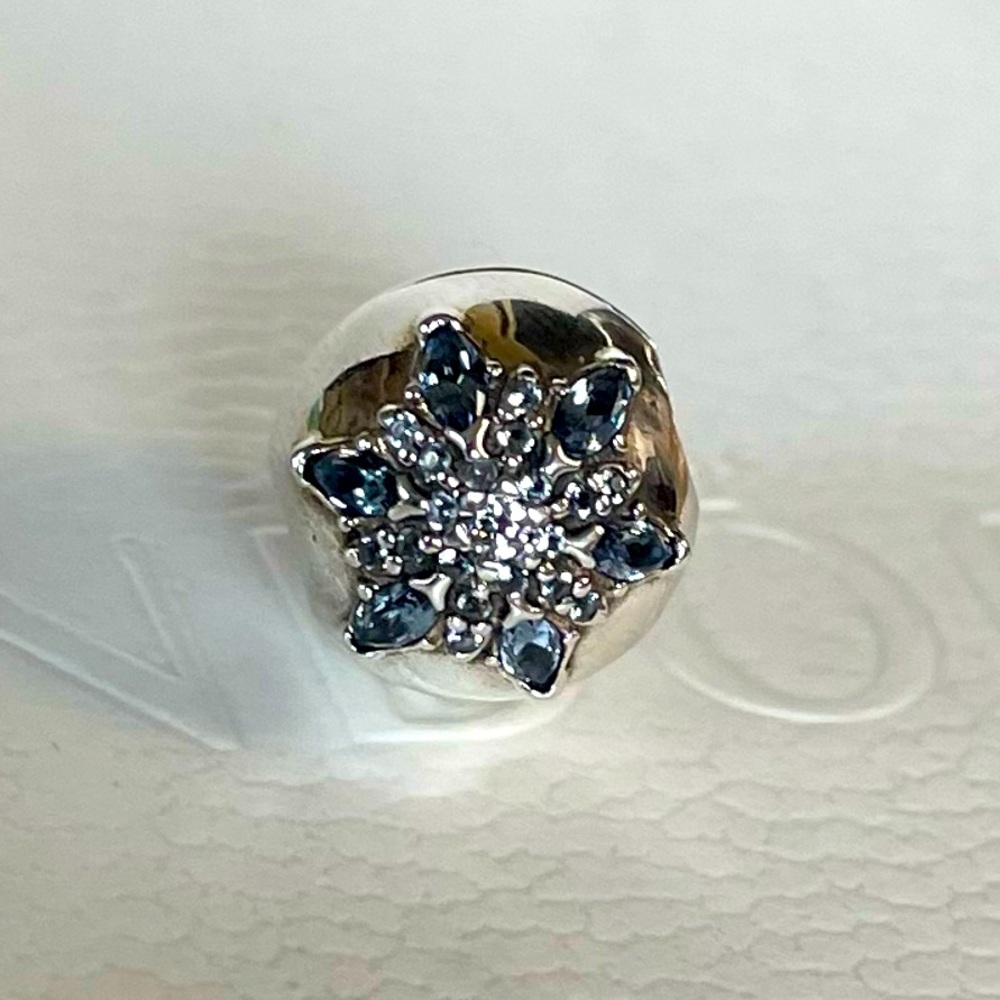 Pandora Crystalized Snowflake With CZ Clip Charm